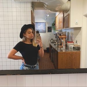 Meet your Posher, Helena